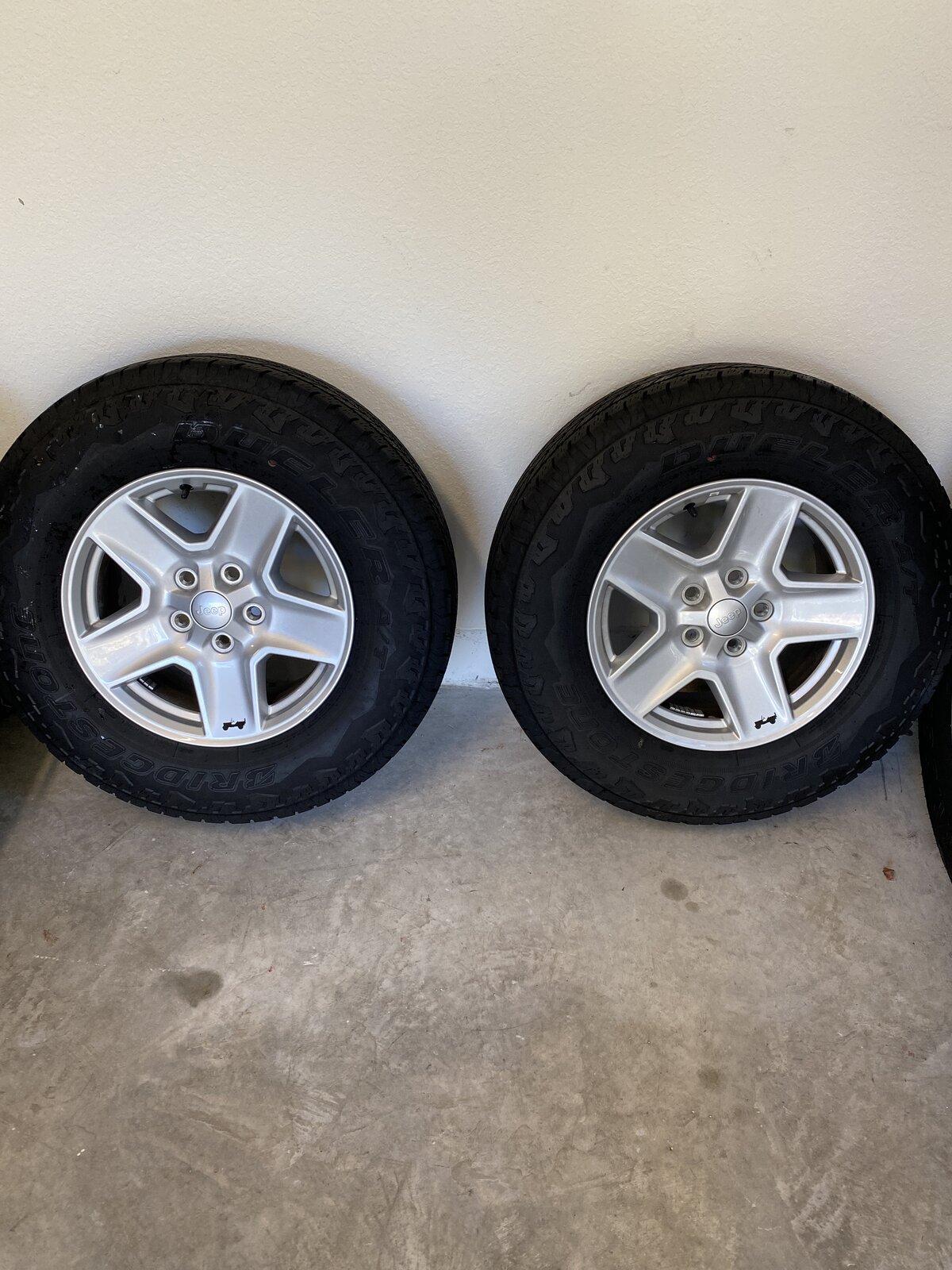 Jeep Gladiator Sport S wheels/tires 1k miles $250 image