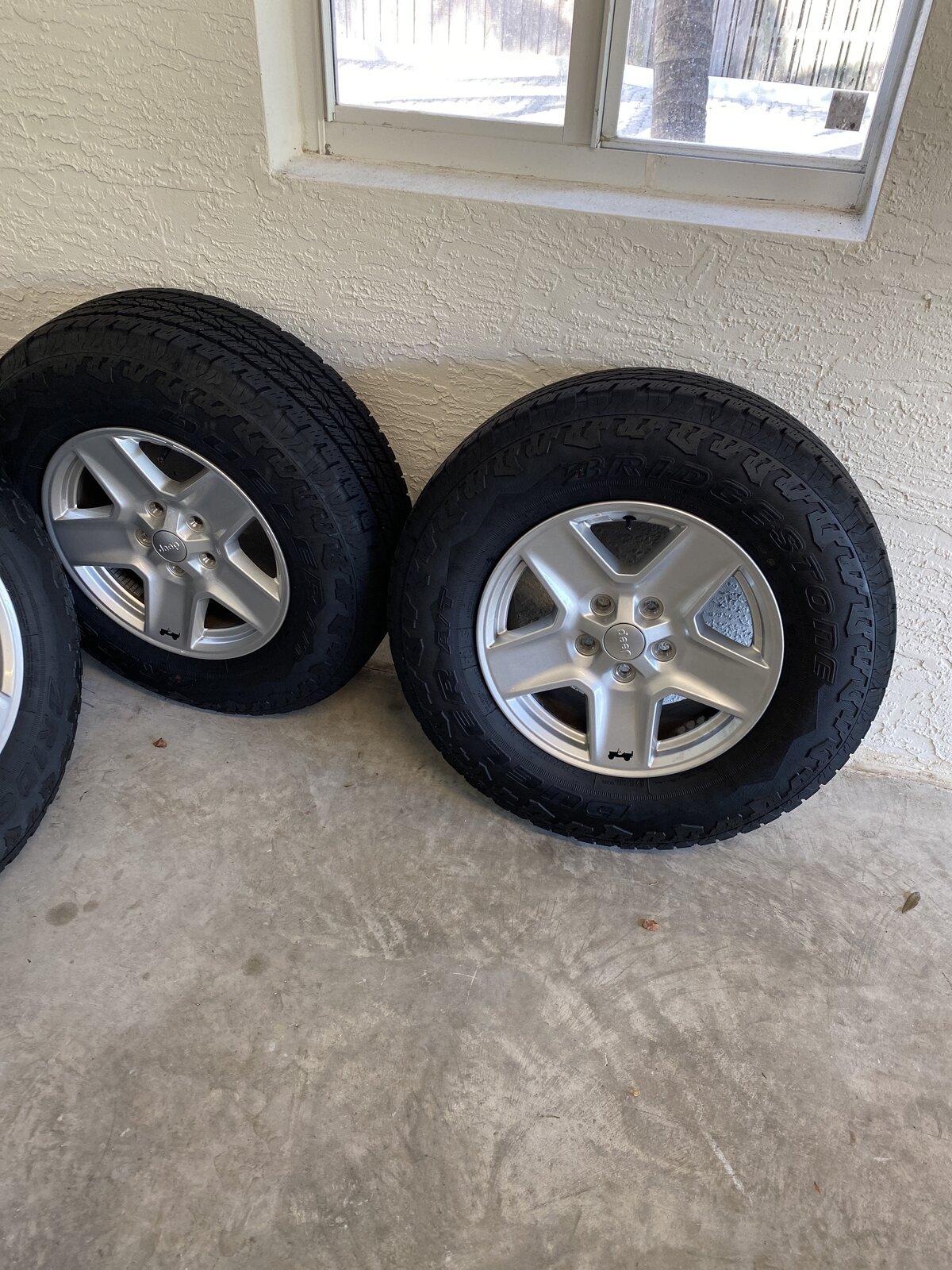 Jeep Gladiator Sport S wheels/tires 1k miles $250 image