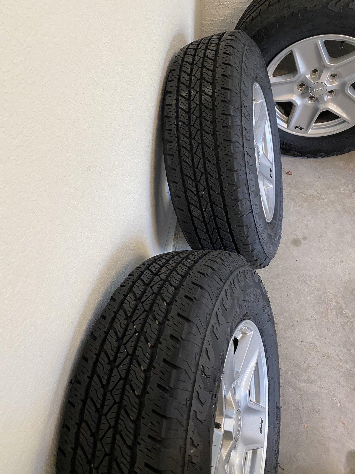 Jeep Gladiator Sport S wheels/tires 1k miles $250 CECC8CB8-E9FD-4F68-9C06-0054695EE43F