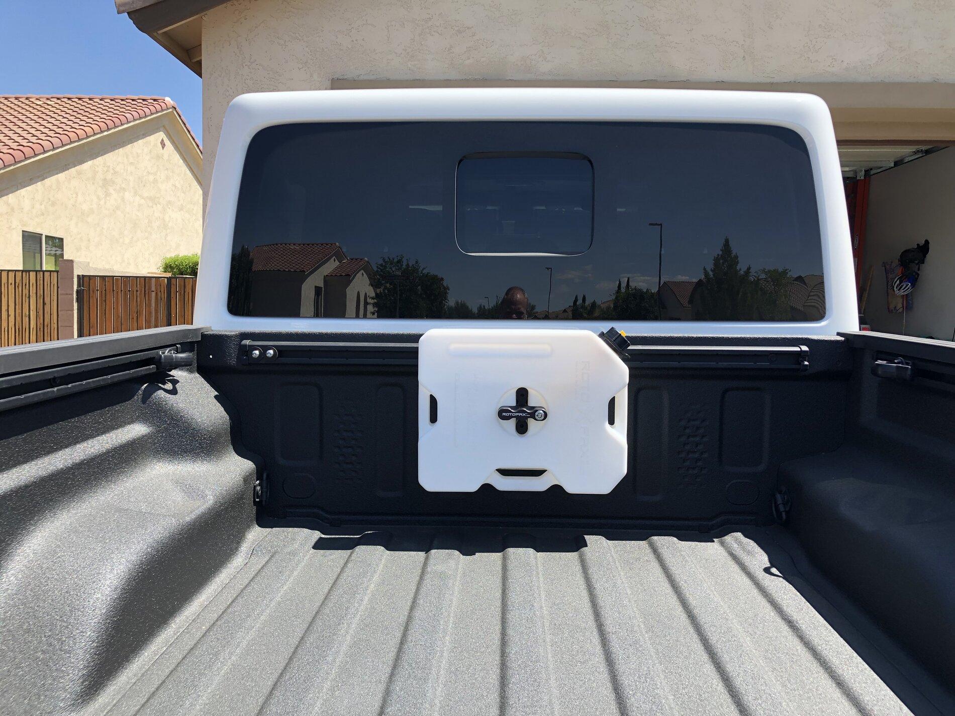Jeep Gladiator Mounting up a RotoPax IMG_0503