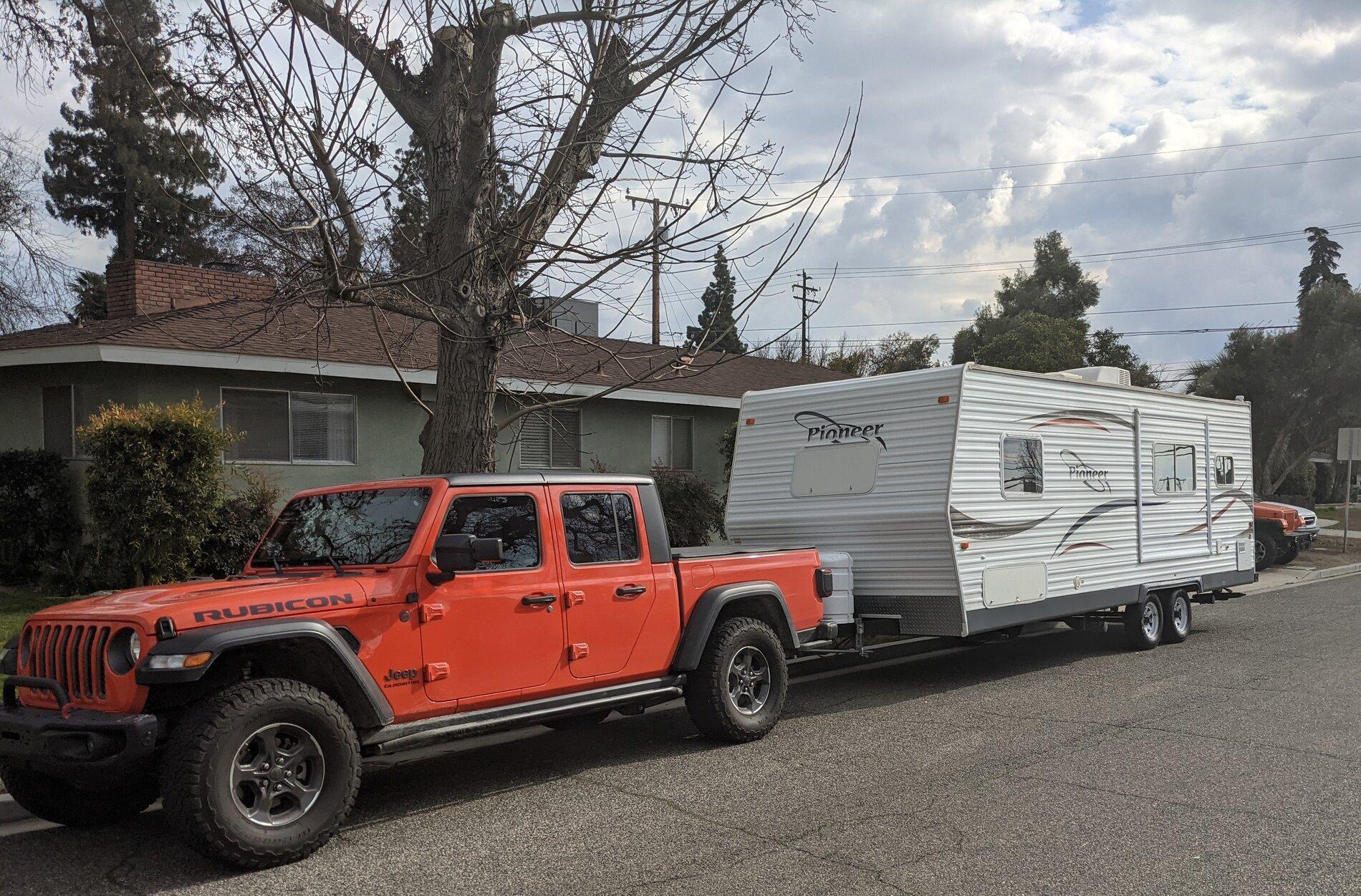Jeep Gladiator Towing with 35's and 4.10's no big deal with 24' TT behind JTR PXL_20210124_210821733 - Copy
