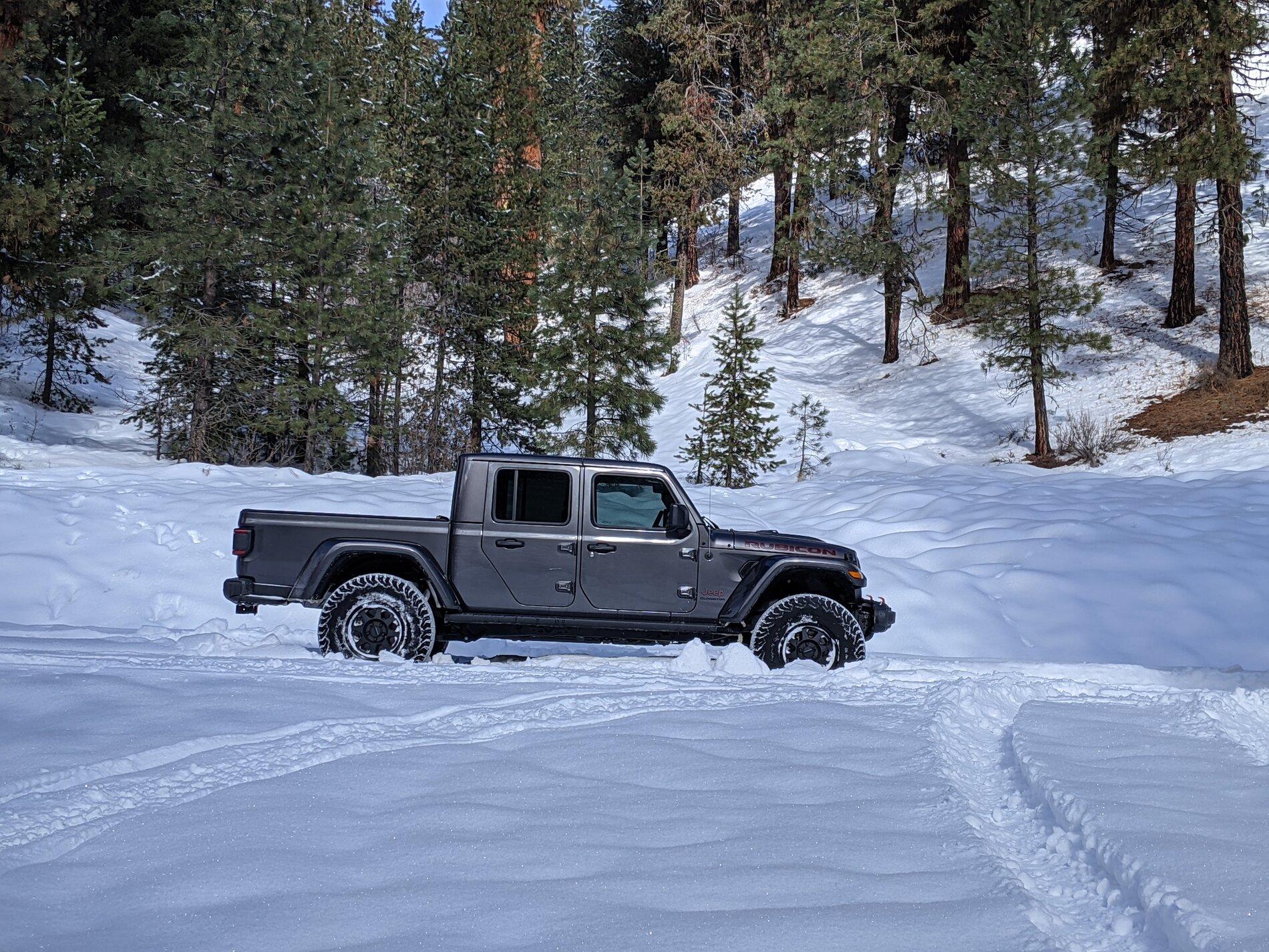 Jeep Gladiator Metalcloak GC 3.5" - should I add spacers to the rear? PXL_20201124_185602912