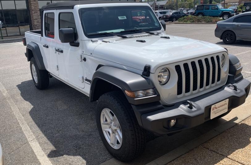 Jeep Gladiator Sport S stock wheel upgrade 5AF3C08B-4A93-477B-AED8-D111F24D58CD