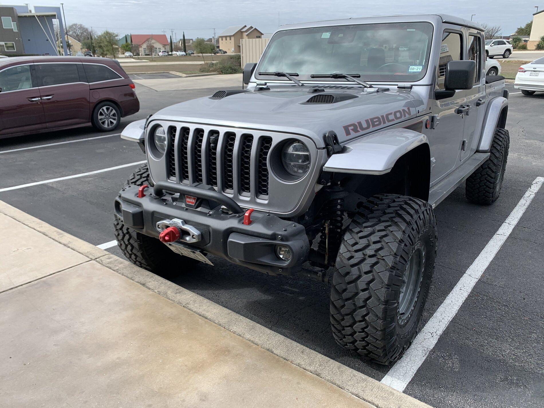 Jeep Gladiator High line fenders??? 5BB8F6D6-8D92-4EFE-A3CC-300B47FF7265