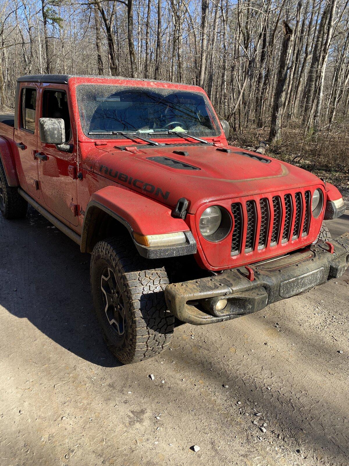 Jeep Gladiator FIRECRACKER RED Gladiator JT Club 96821819-995C-4598-93E6-5D6EC91BE752