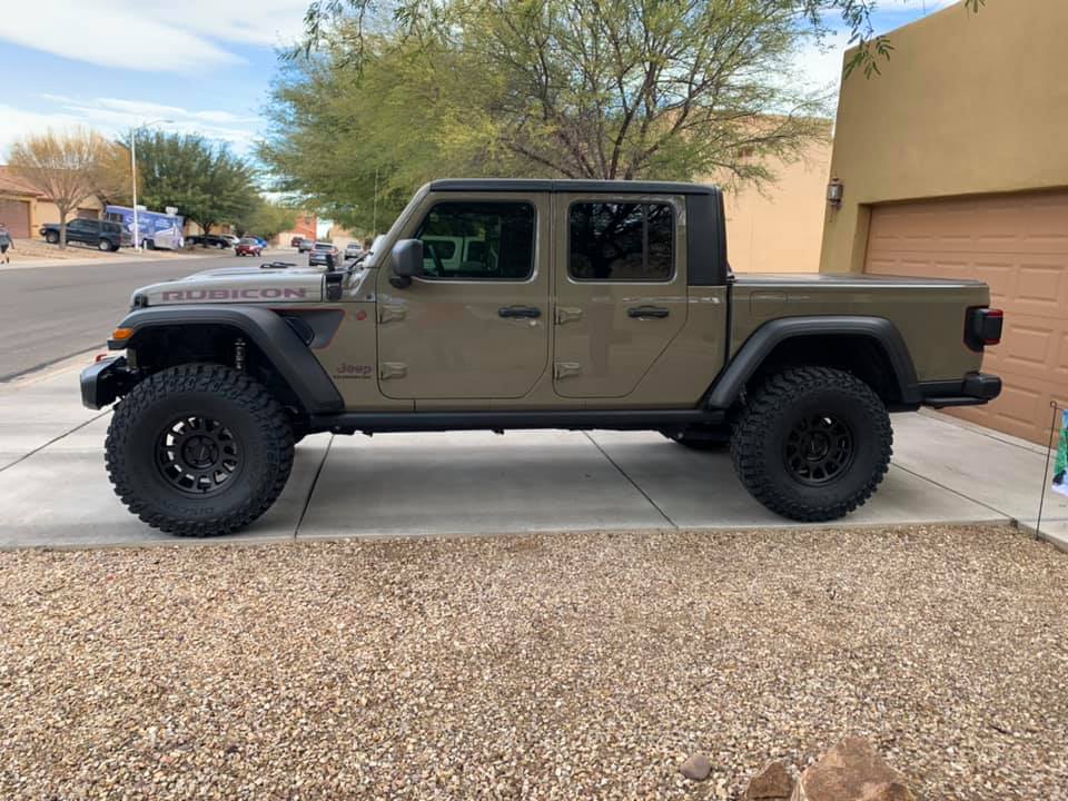 Jeep Gladiator Gladiators on Mopar 2" Lift Kit 139602541_10223017551861735_3832804414650395808_n