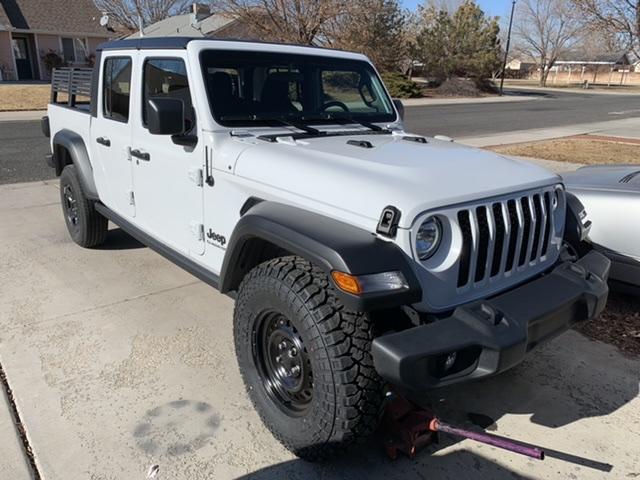 Jeep Gladiator ‘21 Sport w/2” Mopar, Kenda 35x10.50 on Mopar Steel Spares 5FCEE334-EAA0-42D3-AEF3-3D720C3C7303