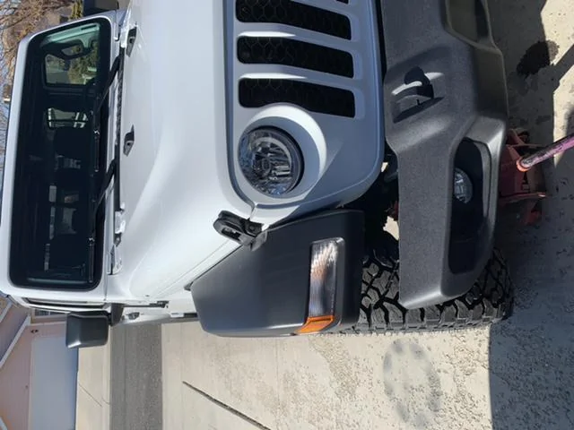 Jeep Gladiator ‘21 Sport w/2” Mopar, Kenda 35x10.50 on Mopar Steel Spares 7FC12018-B5D4-4E6F-AC81-4E3F29EF753C