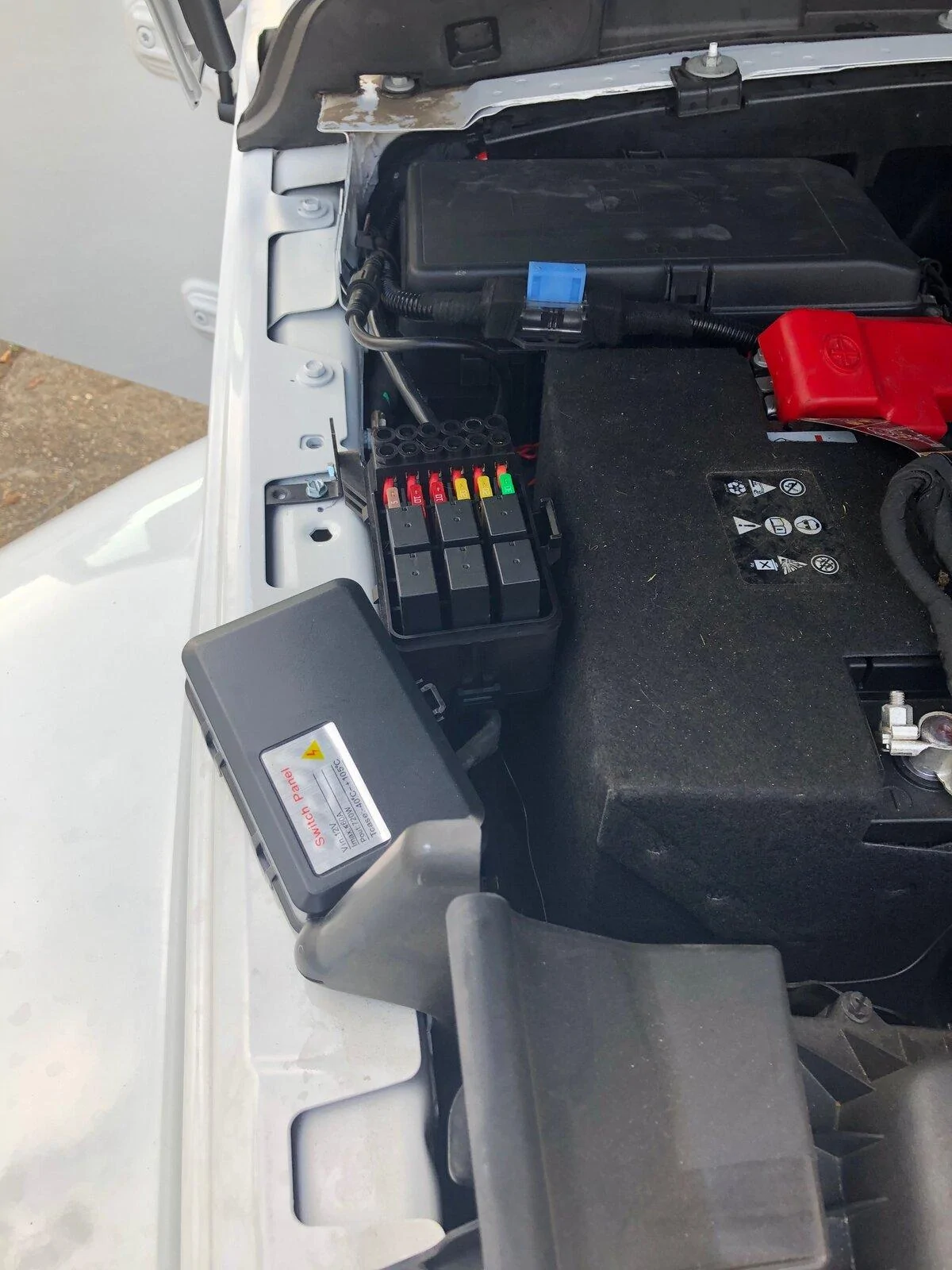 Jeep Gladiator Auxbeam 6-gang Lighting Relay Install aux 2 IMG_1046