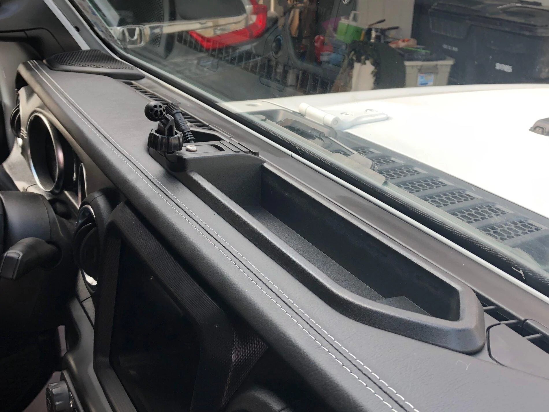 Jeep Gladiator Auxbeam 6-gang Lighting Relay Install aux 6 IMG_1053