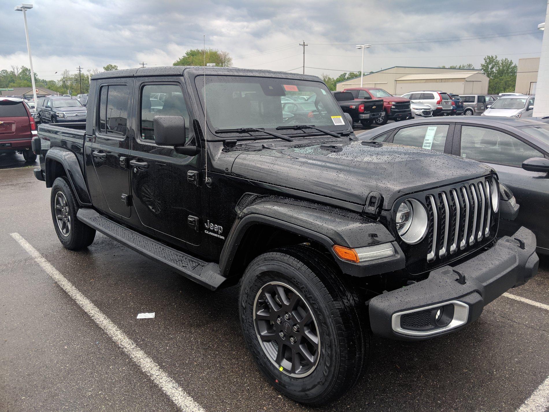 Jeep Gladiator BLACK Gladiator JT Club MVIMG_20190503_092201