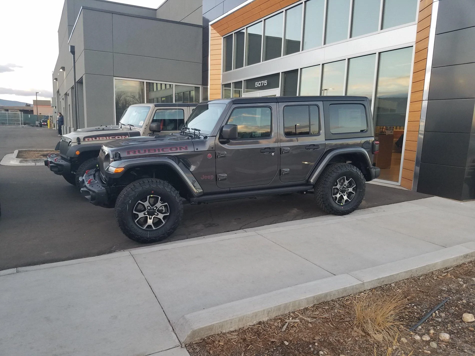 Jeep Gladiator GRANITE CRYSTAL JT Gladiator Club ?c=1&url=https%3A%2F%2Fwww.jlwranglerforums.com%2Fforum%2Fattachments%2F20180105_163219-jpg