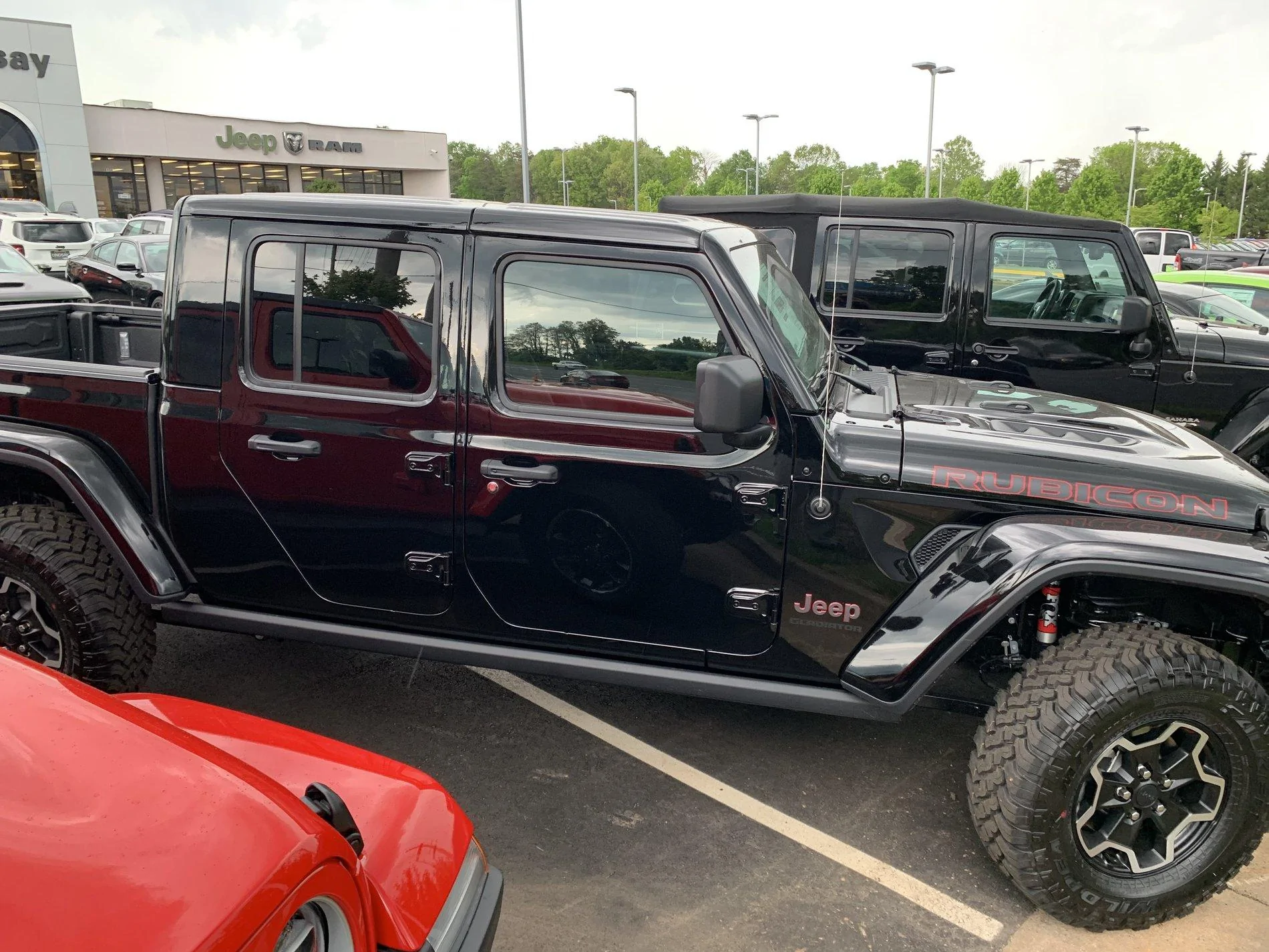 Jeep Gladiator BLACK Gladiator JT Club AEB9373B-54CB-4953-ADE9-32F17E979B4D