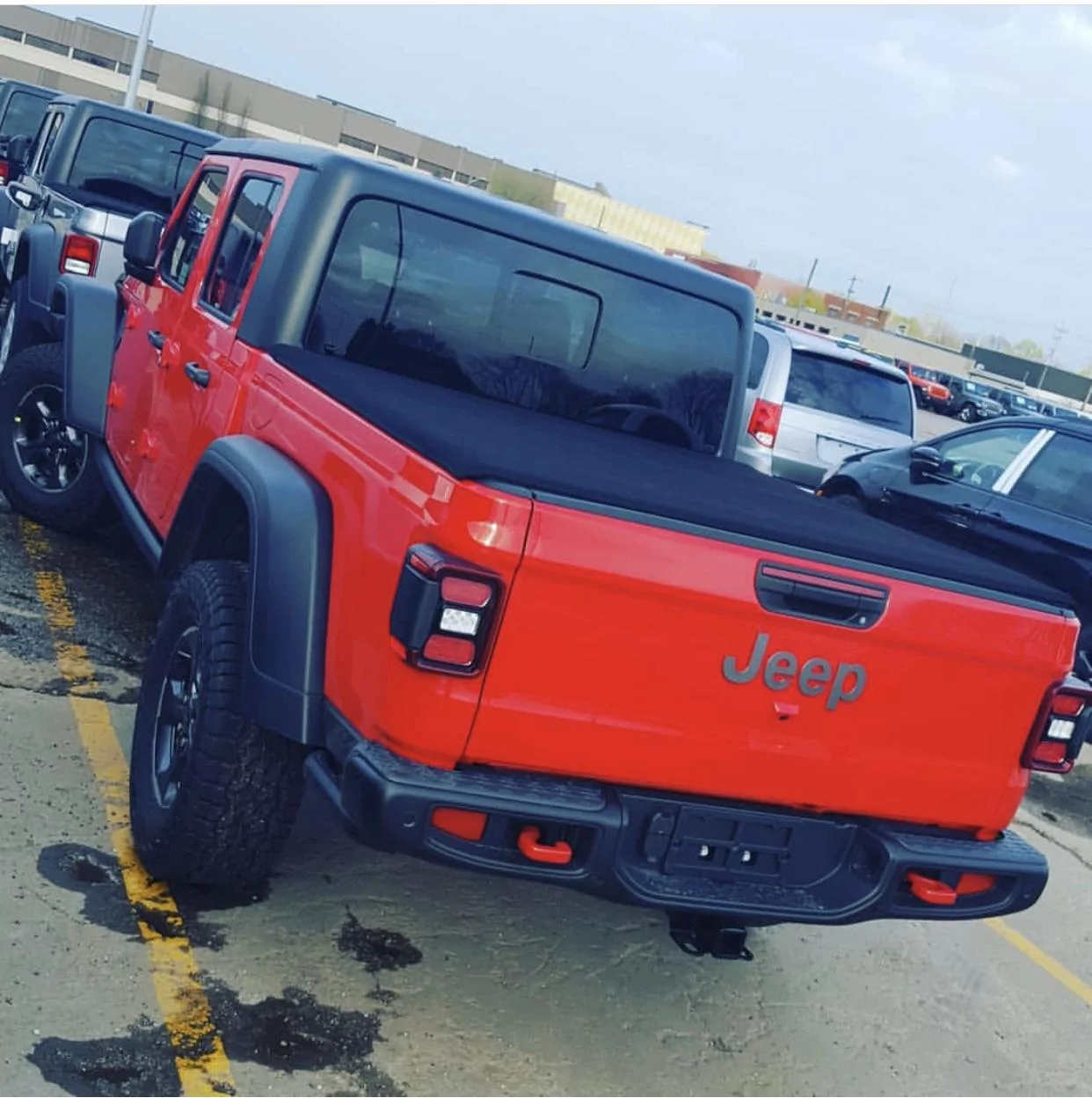 Jeep Gladiator FIRECRACKER RED Gladiator JT Club 00ACC377-6F59-47C1-AD88-D7F1C5712B3F
