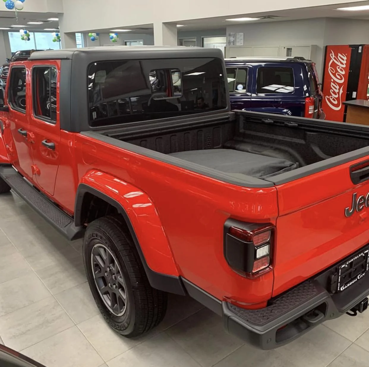 Jeep Gladiator FIRECRACKER RED Gladiator JT Club 0E74D2B2-51D2-46C1-9651-C6E465328E76