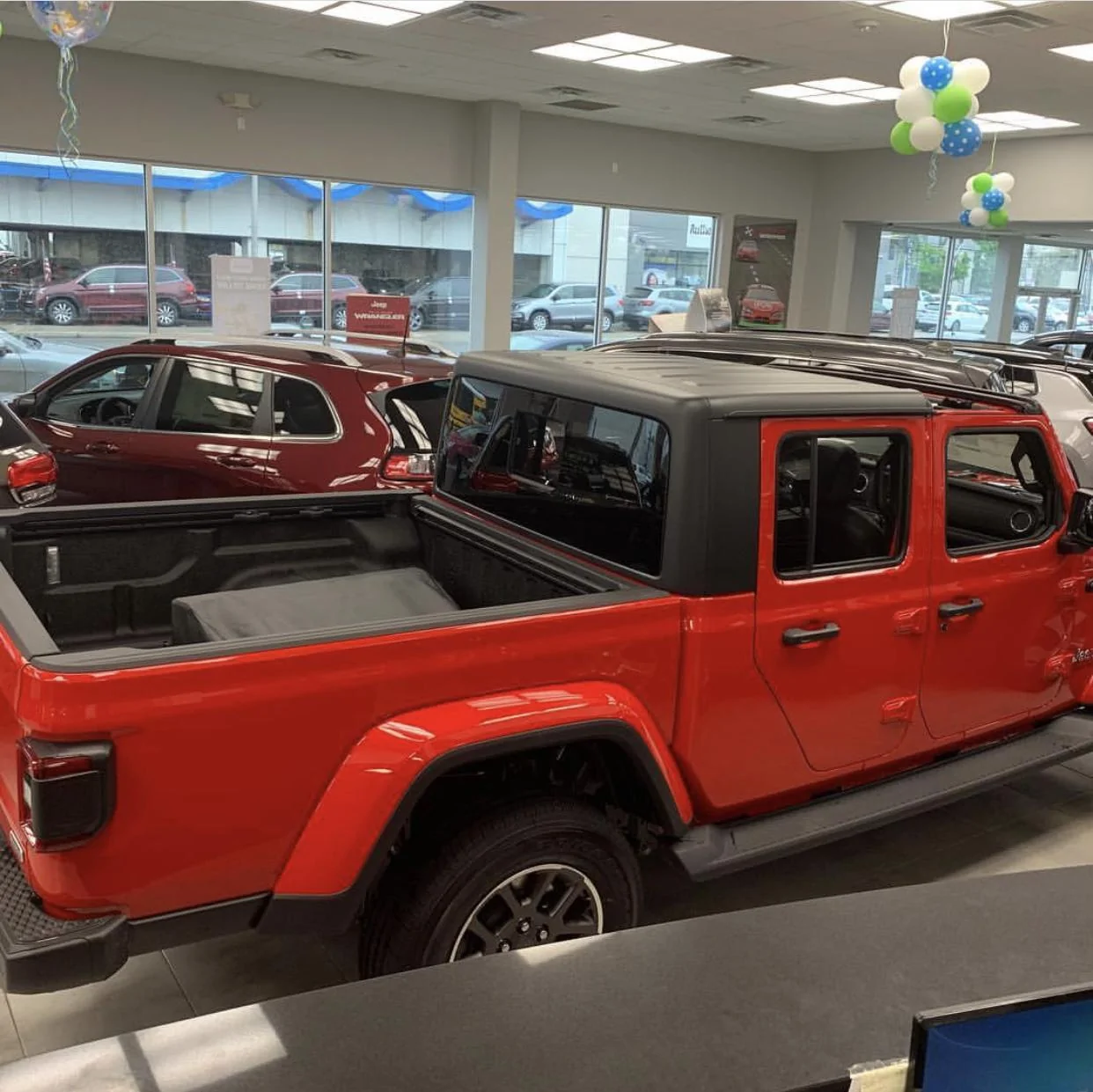 Jeep Gladiator FIRECRACKER RED Gladiator JT Club 464B8083-D12F-4BA8-B451-F324CA3BDFAA