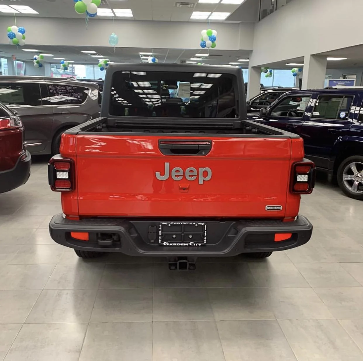 Jeep Gladiator FIRECRACKER RED Gladiator JT Club CAE48485-601A-40EC-A65E-D24B303AB383