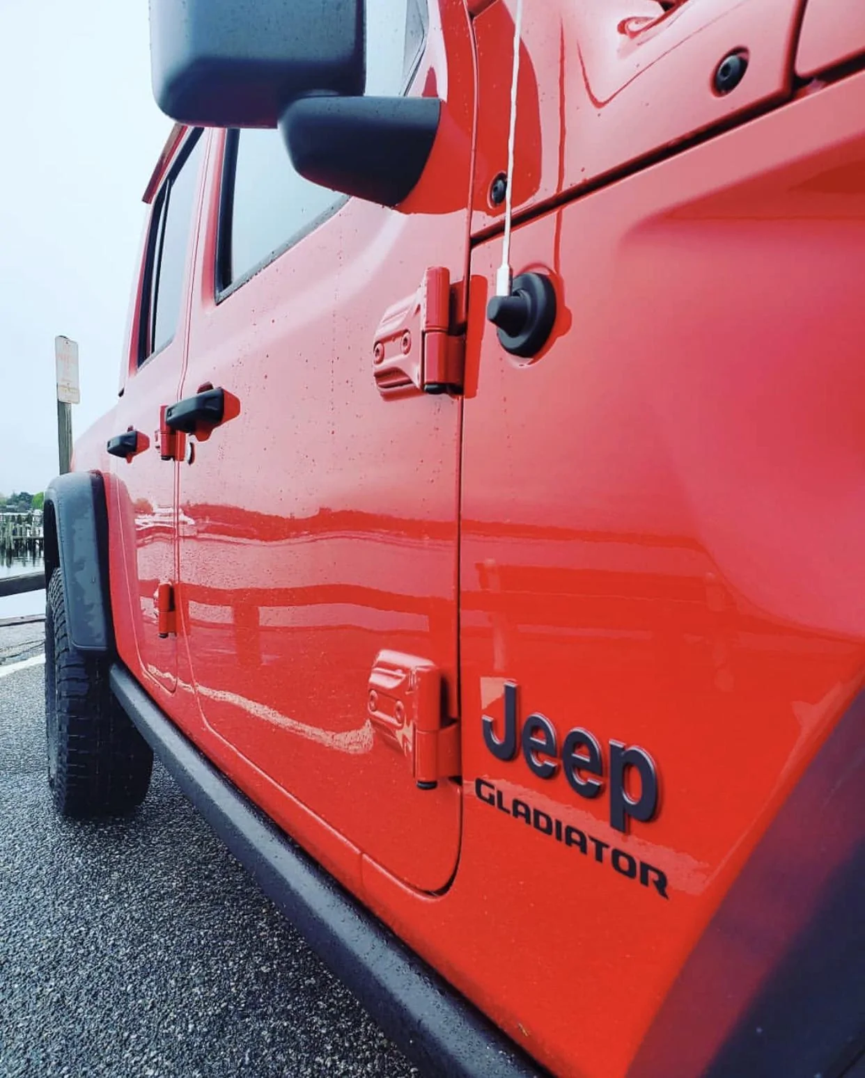 Jeep Gladiator FIRECRACKER RED Gladiator JT Club 5BA4EE1B-5D43-4DB2-9B90-26C436A43676