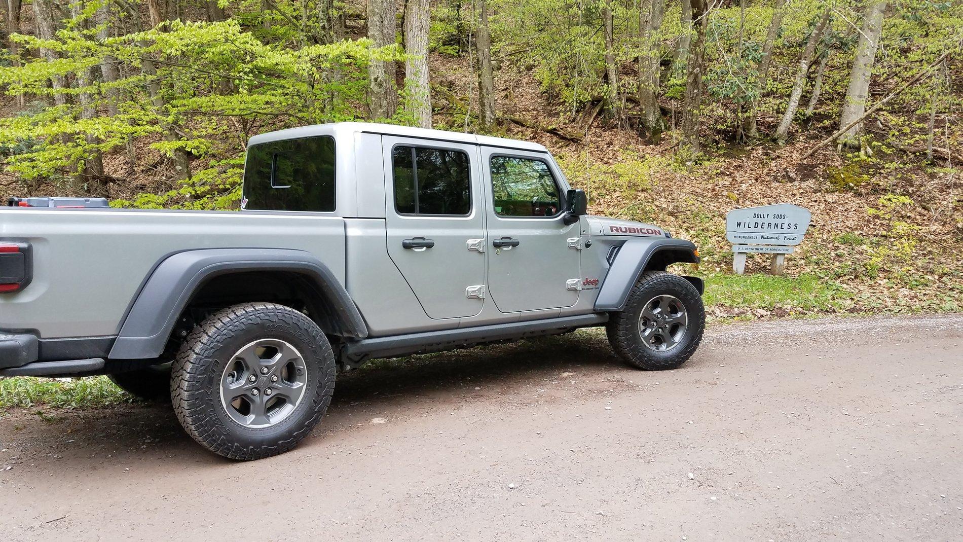 Jeep Gladiator BILLET SILVER Gladiator JT Club 20190504_152129