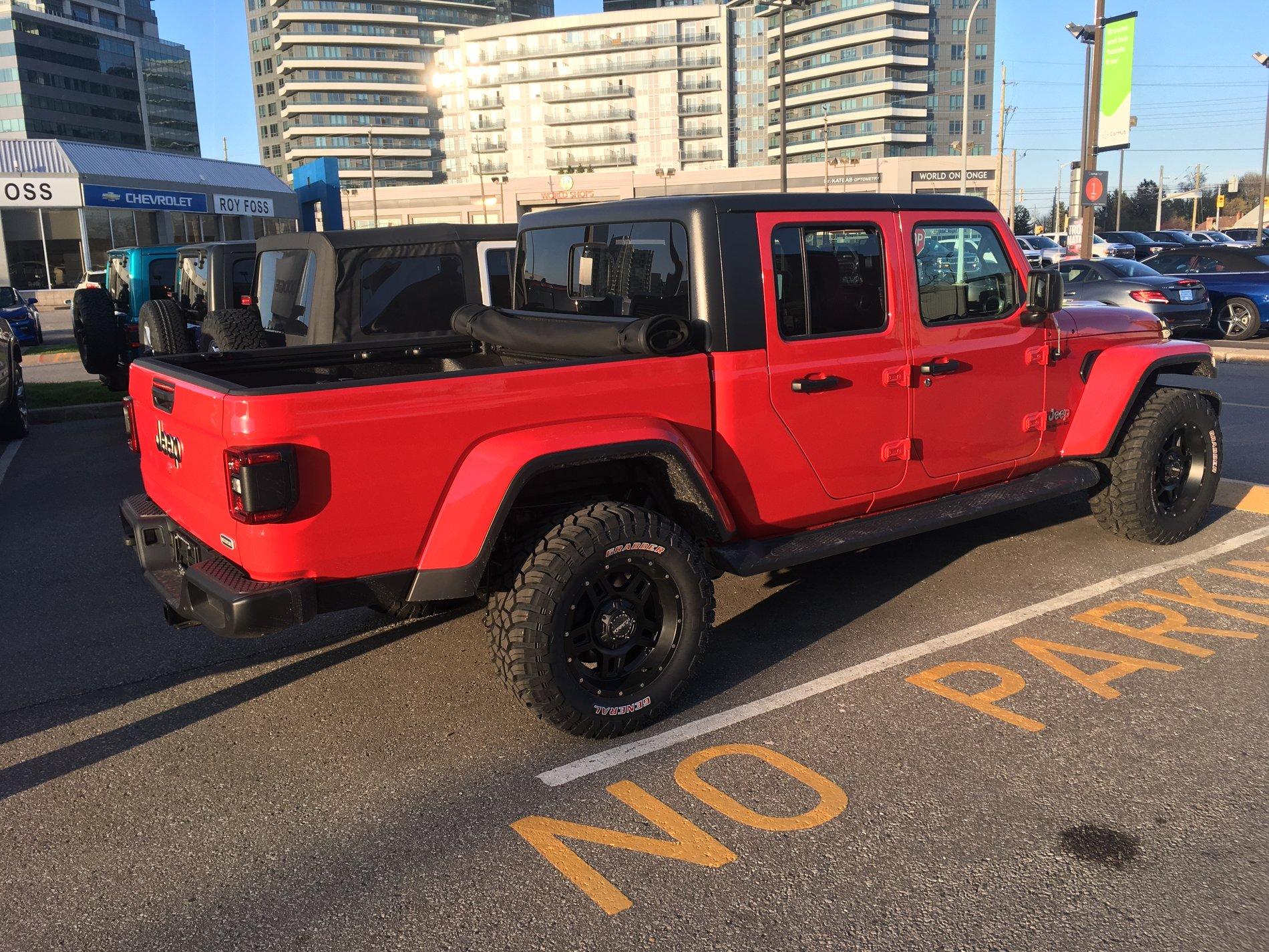 Jeep Gladiator FIRECRACKER RED Gladiator JT Club E1F54066-0BCA-43A6-B942-05419A558D1F