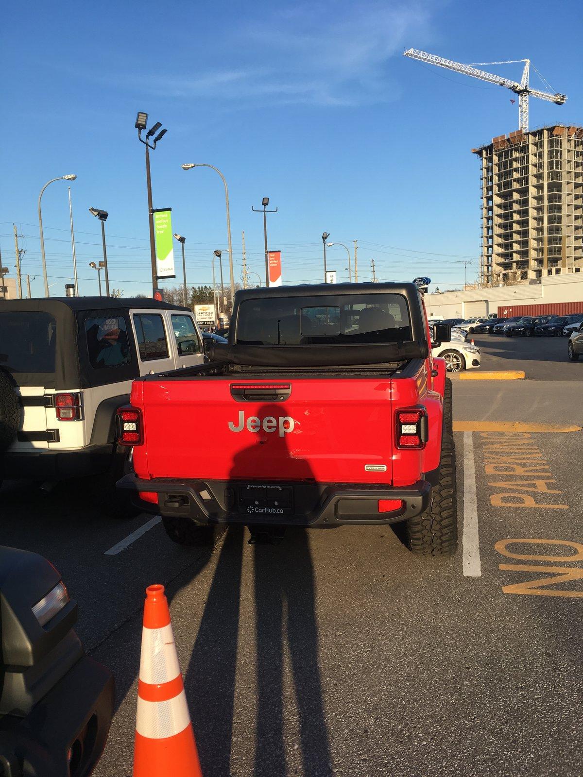 Jeep Gladiator FIRECRACKER RED Gladiator JT Club C13BEE9D-1A21-4D99-BD5C-04D9C78EE63C
