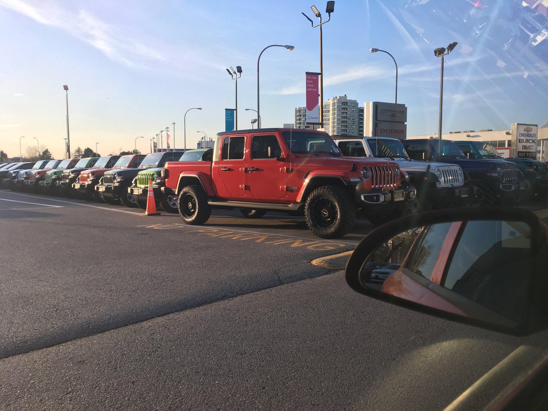 Jeep Gladiator FIRECRACKER RED Gladiator JT Club 7E742B50-72E4-40B2-8556-9A2488C0EA83