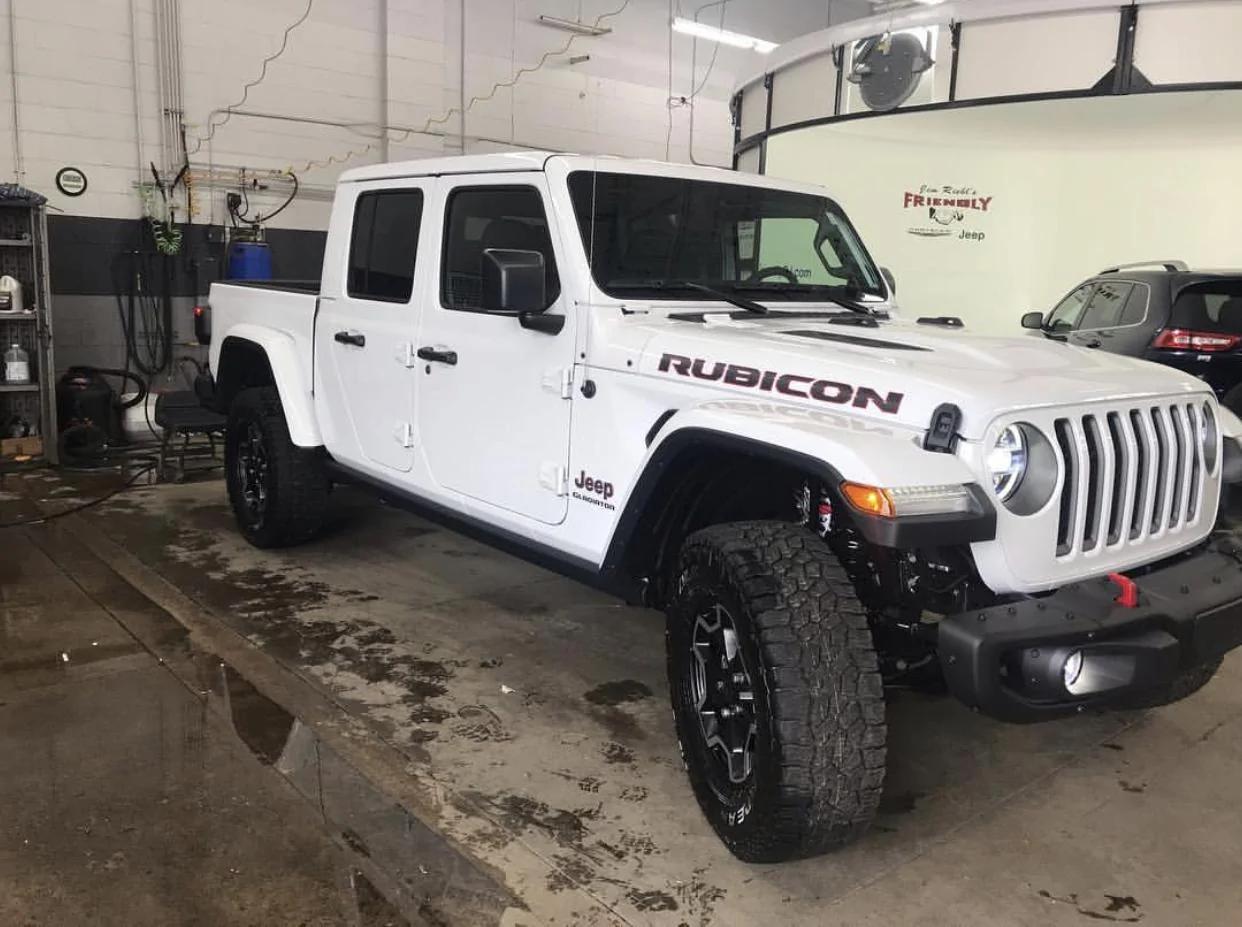 Jeep Gladiator BRIGHT WHITE Gladiator JT Club 842FDA3C-CCF8-4739-9FF4-FB4563D5B568
