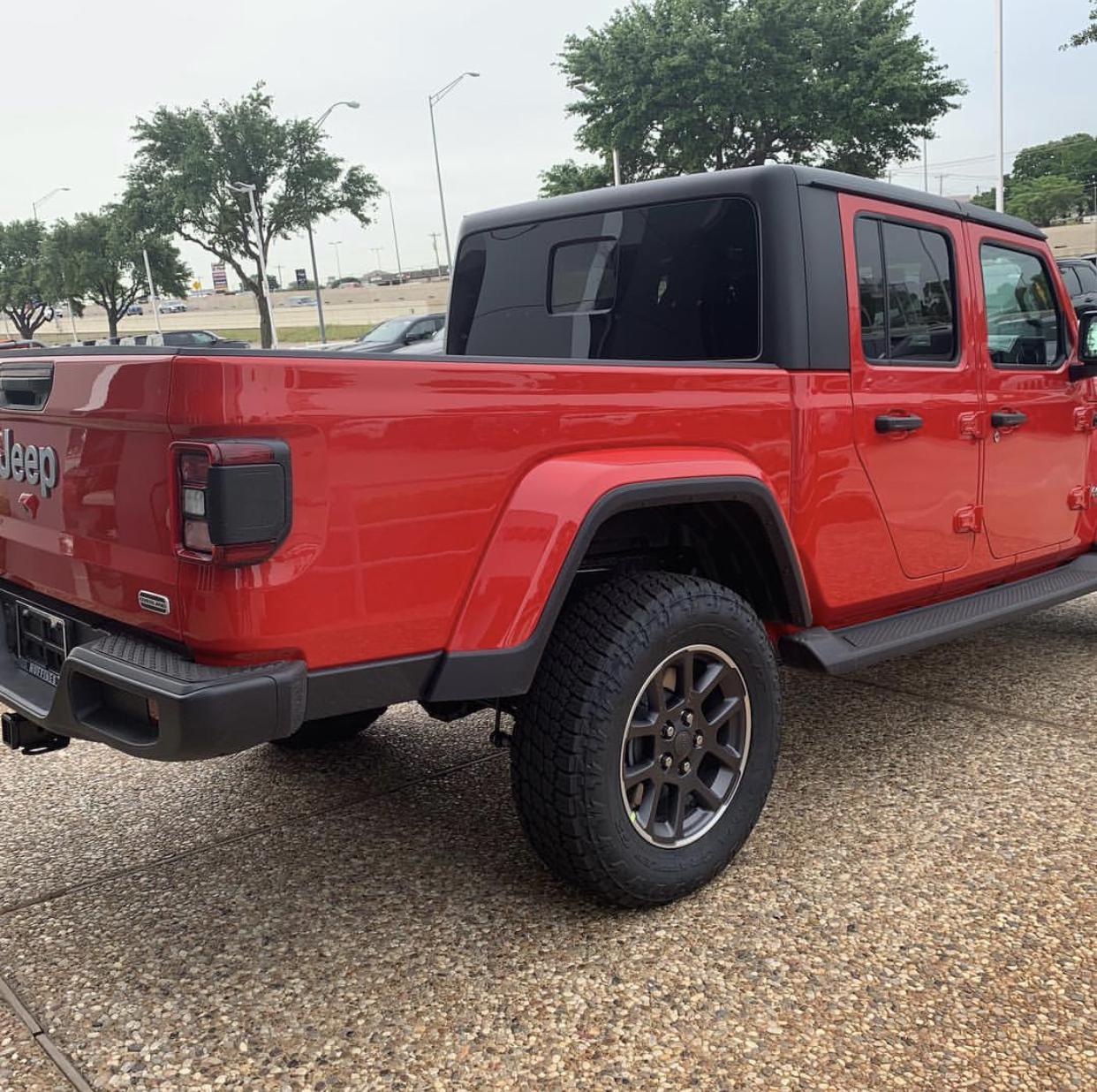 Jeep Gladiator FIRECRACKER RED Gladiator JT Club 1ED53896-F35C-43AB-842F-5089CFE9259C