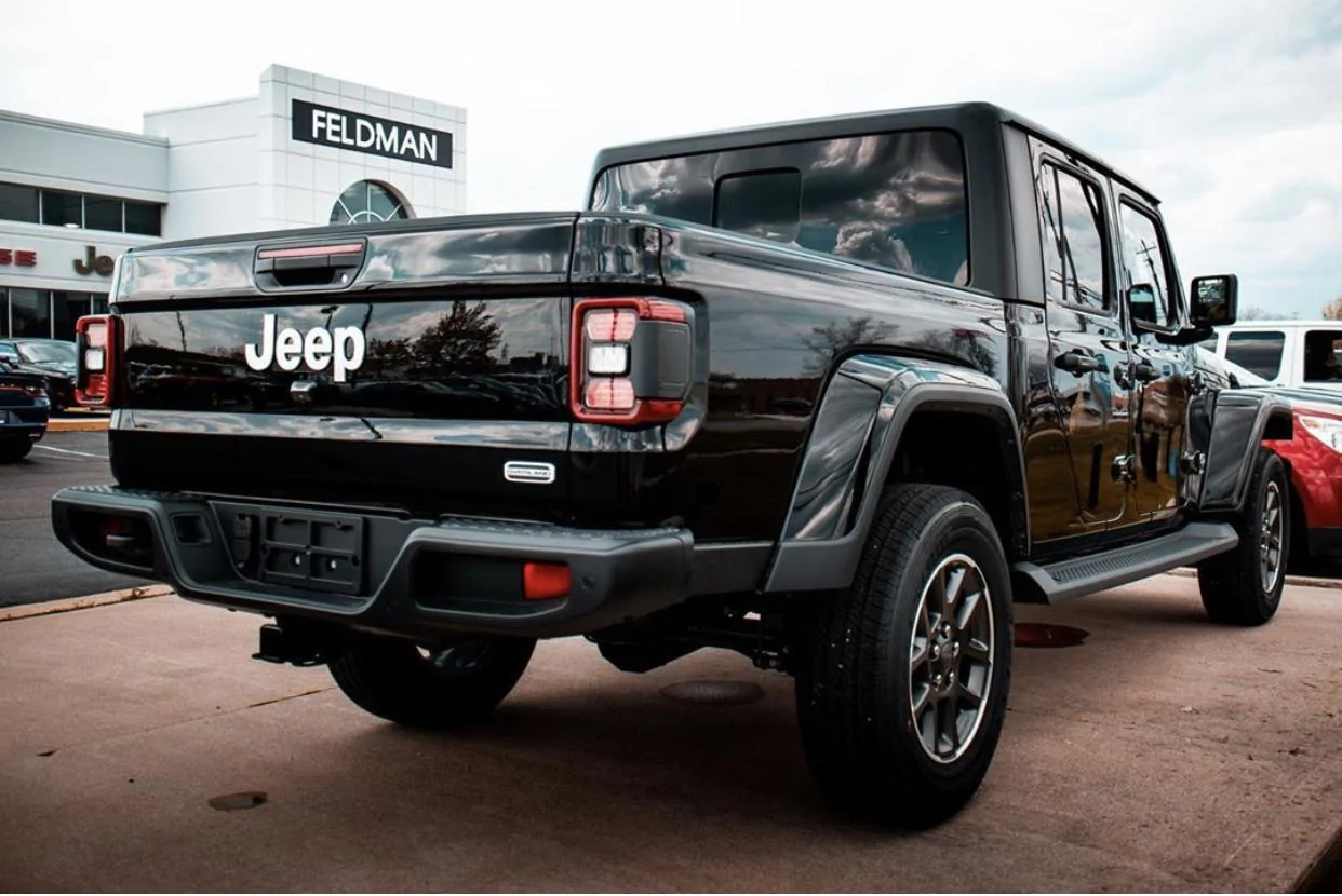 Jeep Gladiator BLACK Gladiator JT Club 8293CA4B-F96D-46AA-A90B-2B79B0796E51