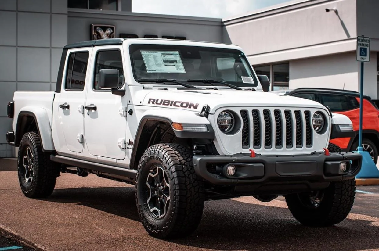 Jeep Gladiator BRIGHT WHITE Gladiator JT Club 67284E6F-B20C-4D33-B272-47D31001361E