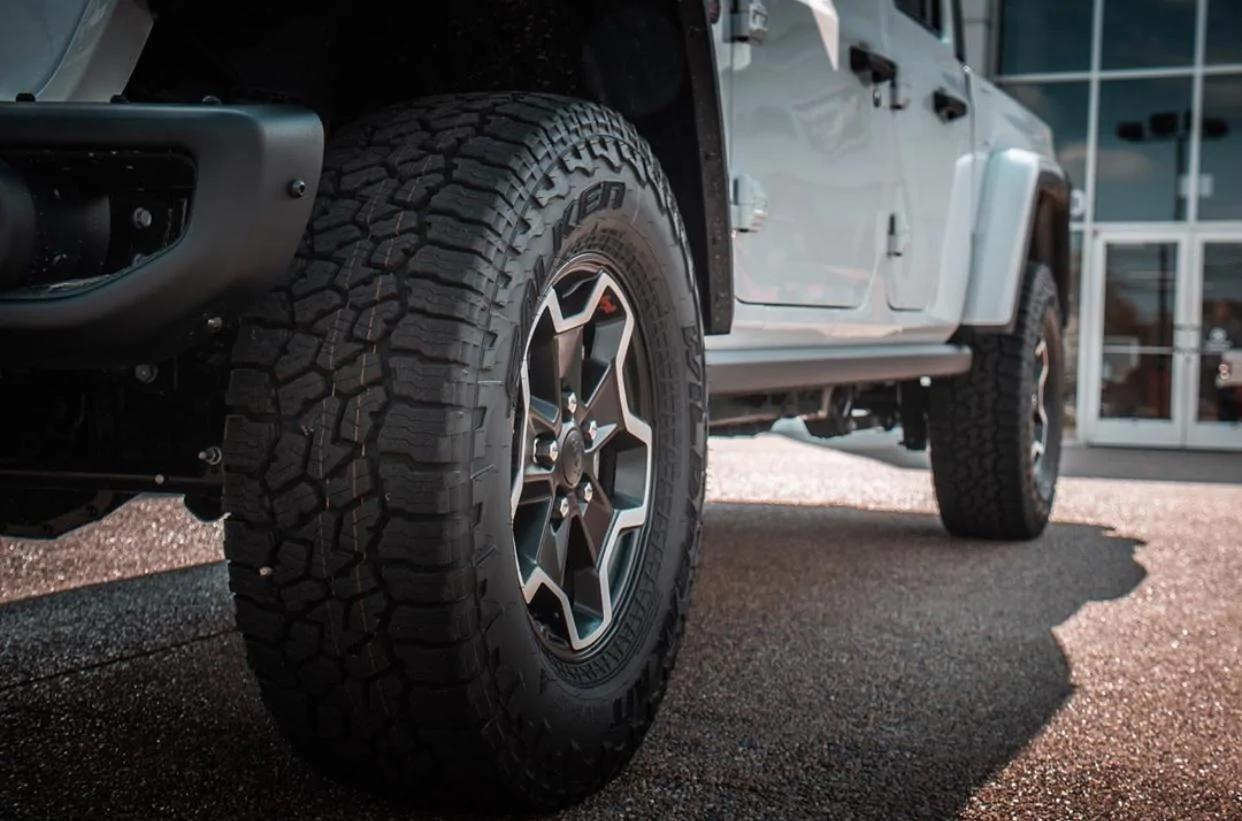 Jeep Gladiator BRIGHT WHITE Gladiator JT Club DDC53019-2055-4C28-A6C6-D47E9CCDE782