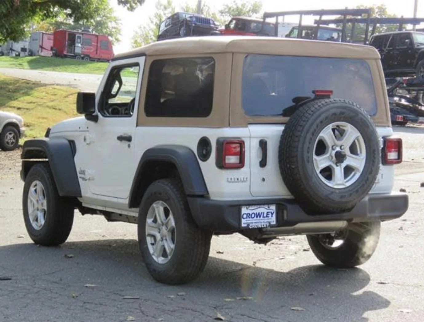 Jeep Gladiator Bestop Tan soft top :) DD66BF70-489E-43C0-9B87-BEAD9EAD3B88