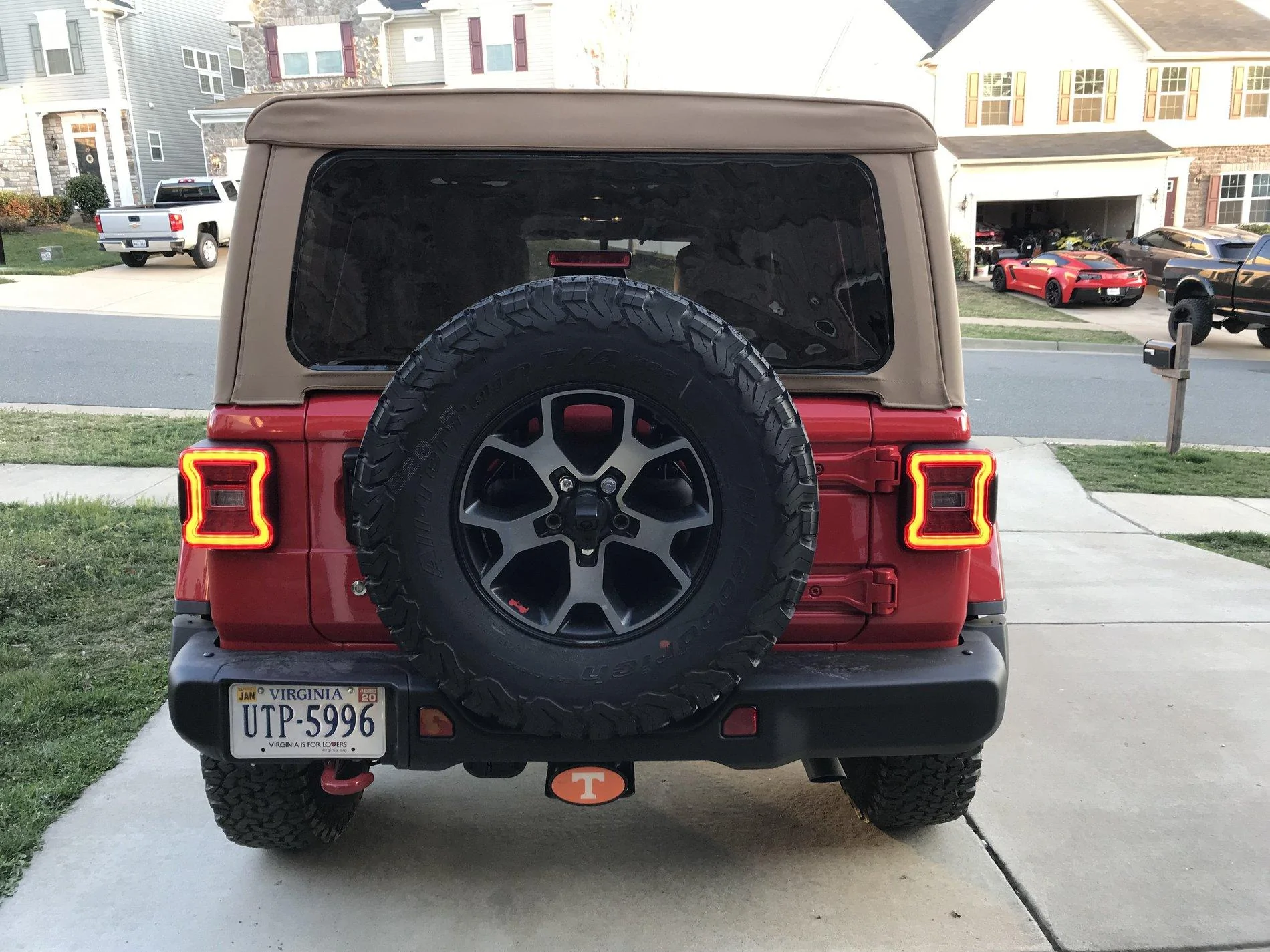 Jeep Gladiator Bestop Tan soft top :) 4F19D5BE-2BBC-44E2-84B1-EF7D3F0AA73E