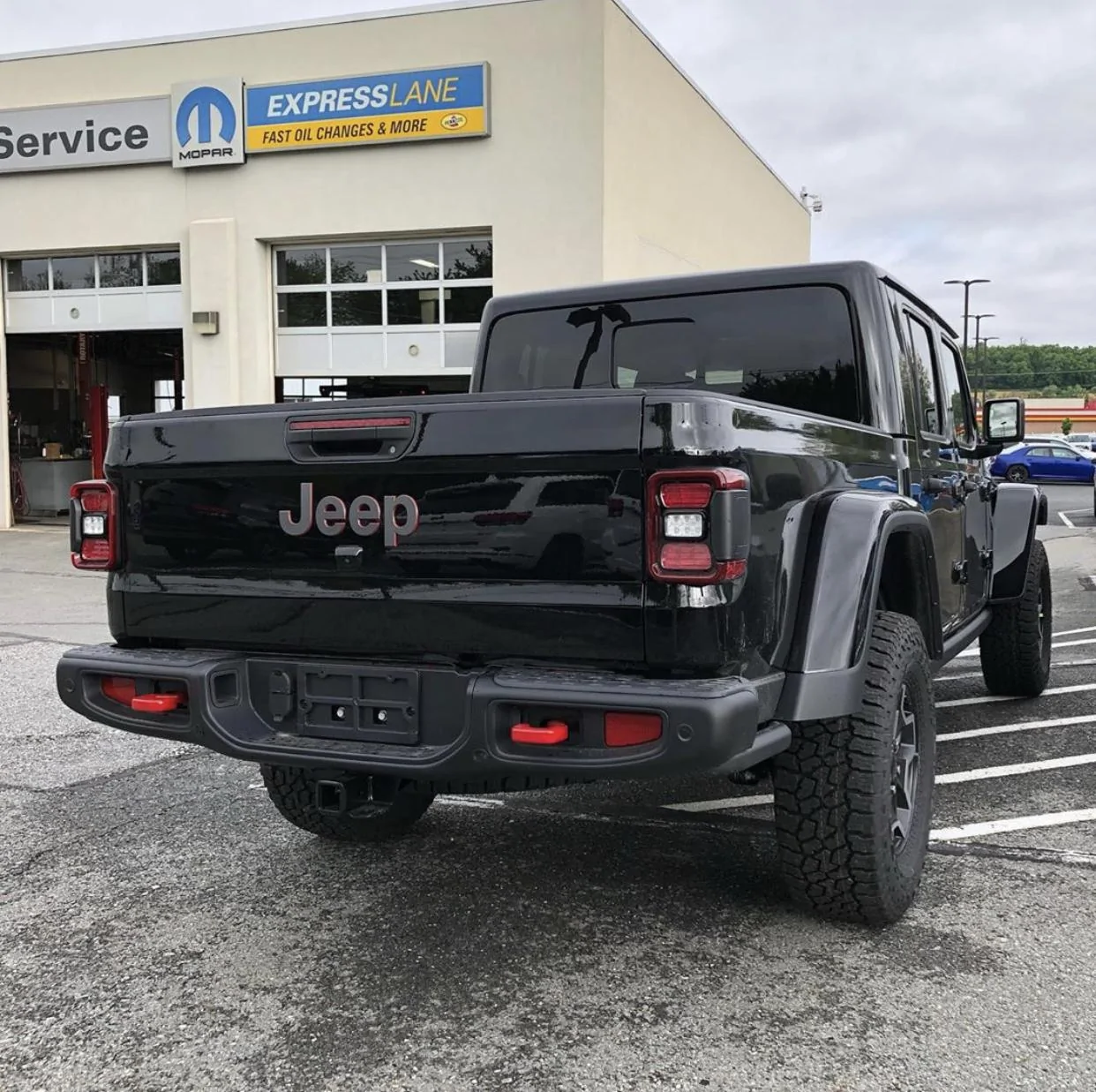 Jeep Gladiator BLACK Gladiator JT Club 66300B74-8282-4C37-91C5-3C67D319E12C