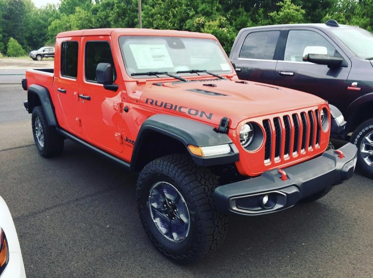 Jeep Gladiator FIRECRACKER RED Gladiator JT Club 5FC1E639-1DFB-4750-8447-B69E99C1CBA6