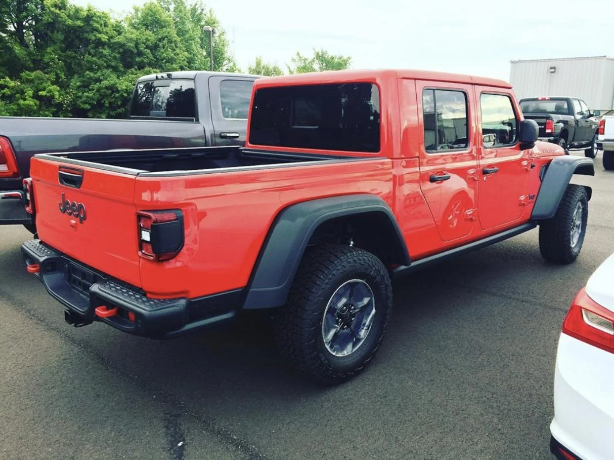 Jeep Gladiator FIRECRACKER RED Gladiator JT Club 606613CC-BC2B-4447-8068-F8CFE55E2782