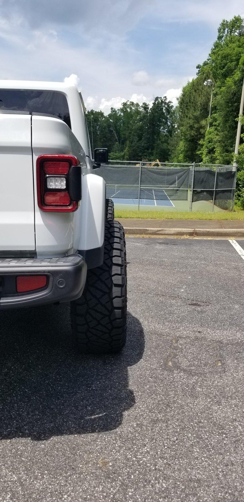 Jeep Gladiator Gladiators on Mopar 2" Lift Kit 20190507_142407