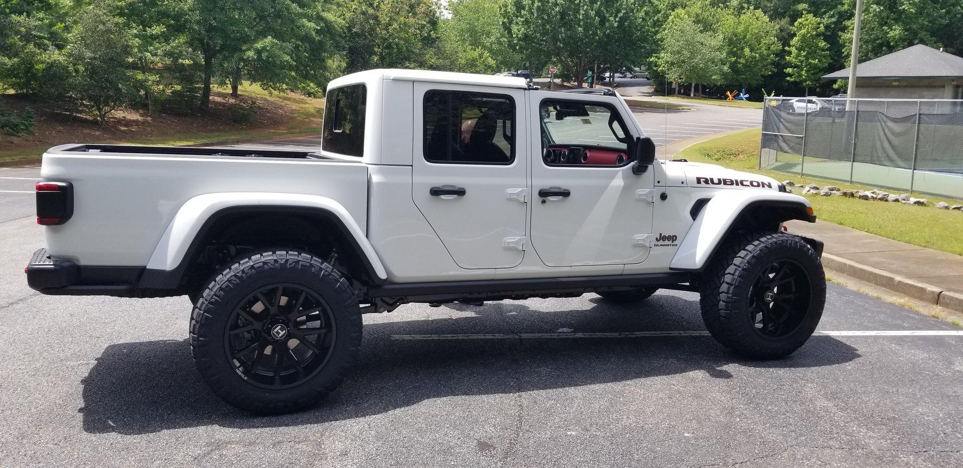 Jeep Gladiator Gladiators on Mopar 2" Lift Kit 20190507_142357