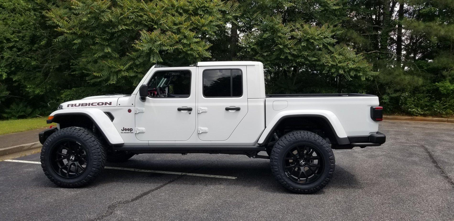 Jeep Gladiator Gladiators on Mopar 2" Lift Kit 20190507_142506