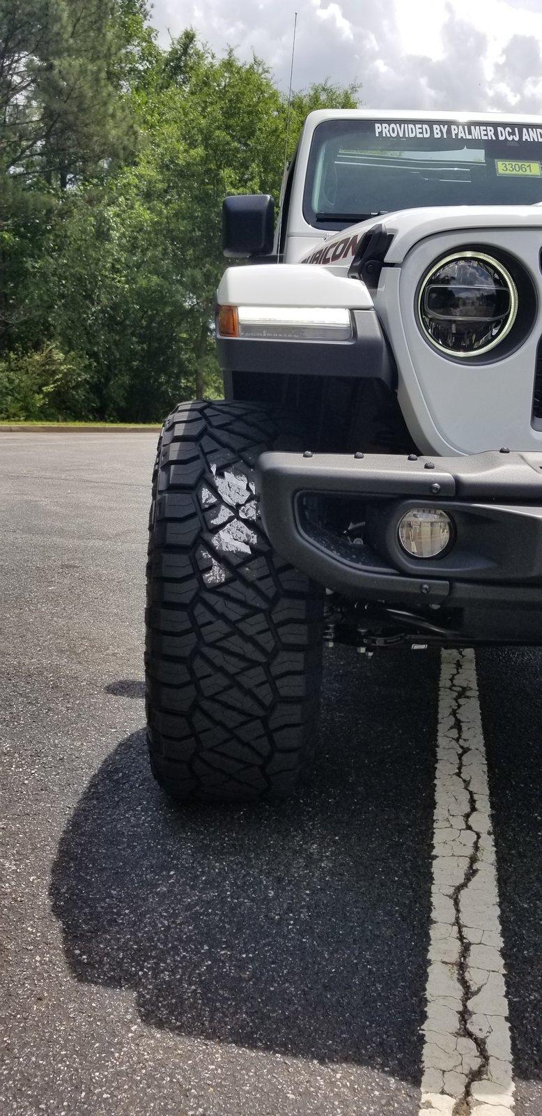 Jeep Gladiator Gladiators on Mopar 2" Lift Kit 20190507_142425