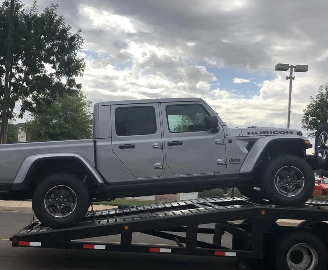 Jeep Gladiator BILLET SILVER Gladiator JT Club 87715931-B418-4E87-8018-9177BACDAD5A