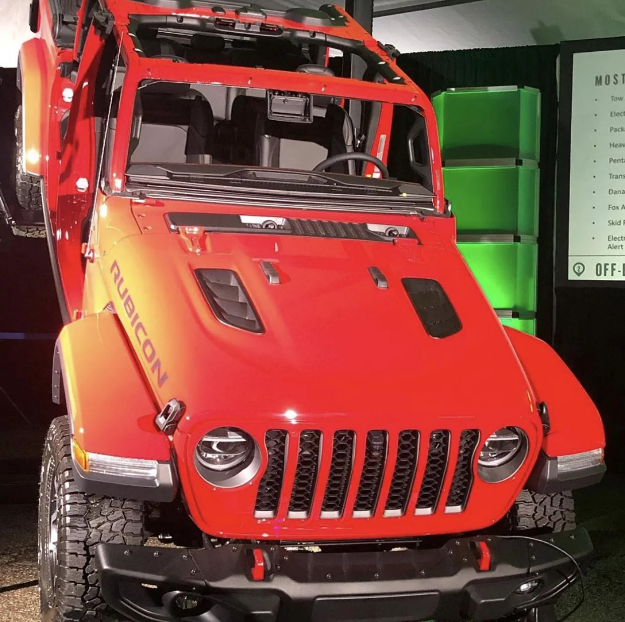 Jeep Gladiator FIRECRACKER RED Gladiator JT Club 0AB0D5B8-3F17-46EE-A5ED-164D9FB7FC92