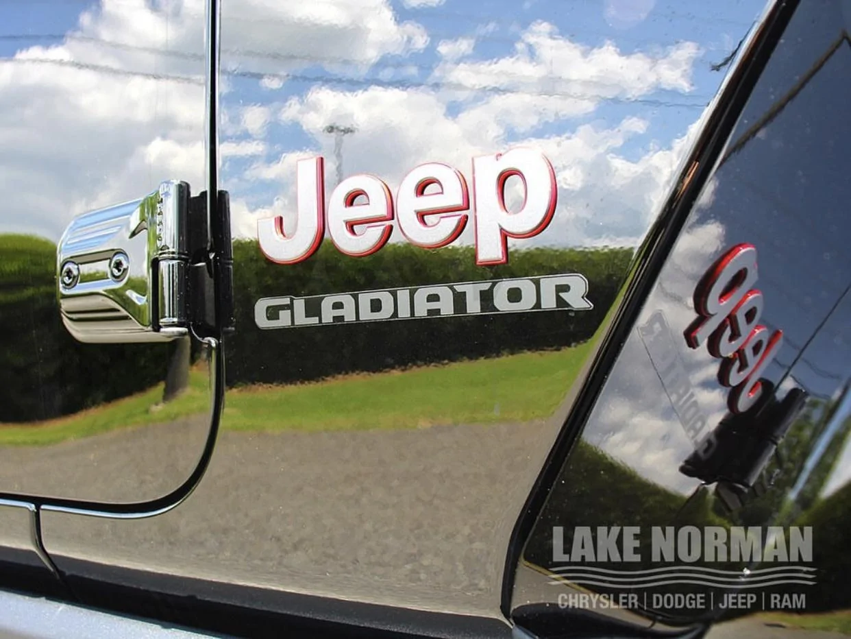 Jeep Gladiator BLACK Gladiator JT Club 713E6B34-9D2D-4A37-A486-1BACFCD53B31