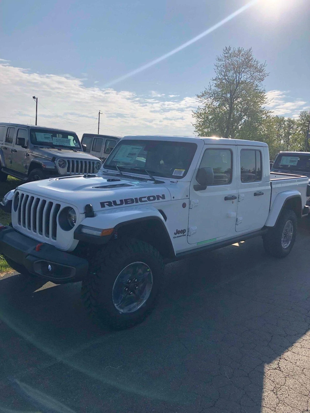 Jeep Gladiator BRIGHT WHITE Gladiator JT Club F160C8D0-3B24-4EC9-9C2F-A7613552E6A0
