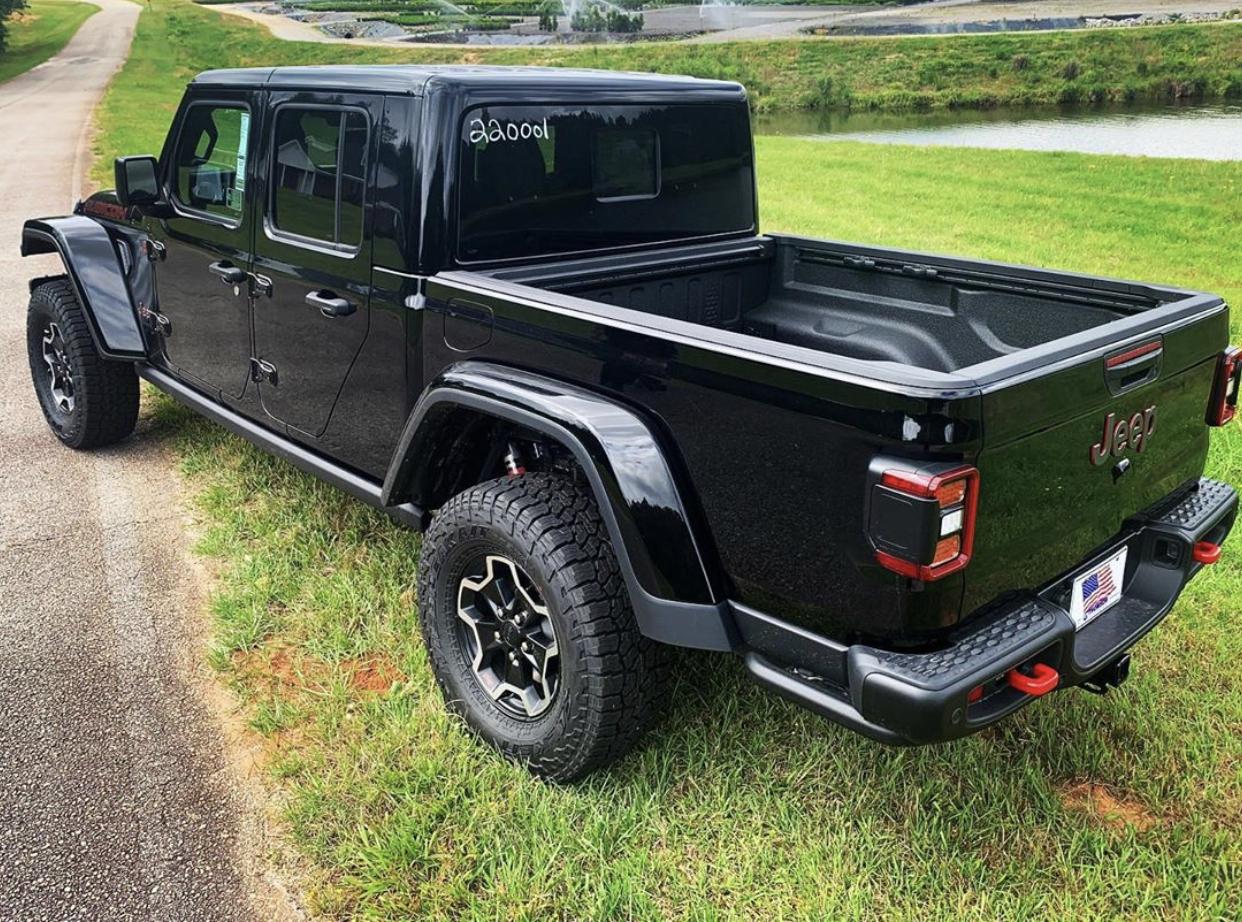 Jeep Gladiator BLACK Gladiator JT Club EEB25681-34DC-4E12-B83B-9C8DE22CBFCA