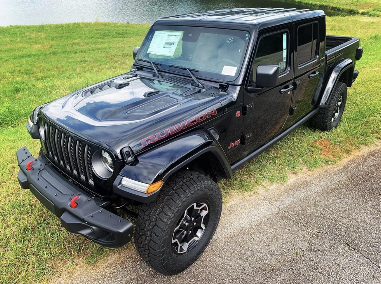 Jeep Gladiator BLACK Gladiator JT Club 7762E3F6-9AEC-4B5A-AC27-36436514AAB1