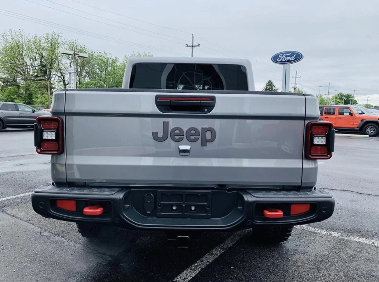 Jeep Gladiator BILLET SILVER Gladiator JT Club 8C1EFDB2-388C-4D71-9784-0C1AD46C7079