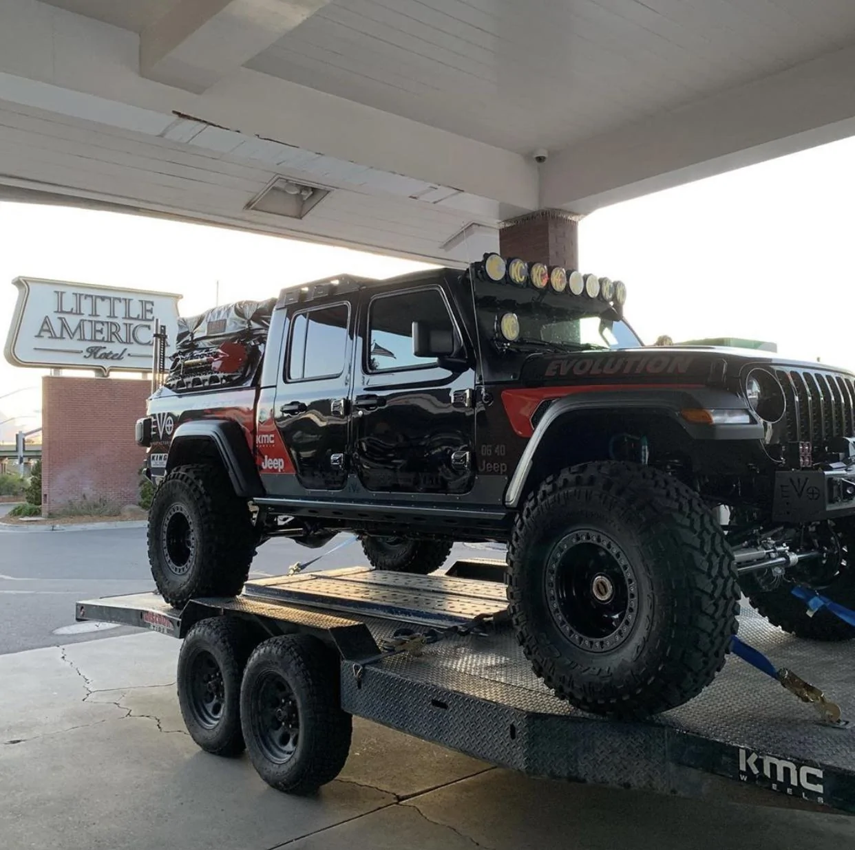 Jeep Gladiator BLACK Gladiator JT Club 5C818D2A-A495-4CCD-B1AE-CDD6F410F9EA
