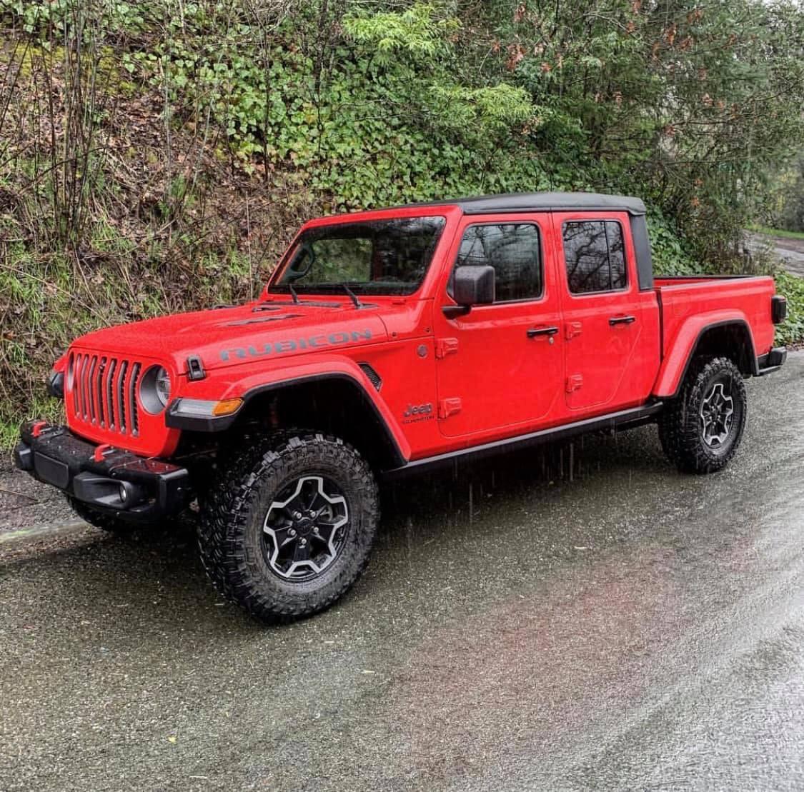 Jeep Gladiator Request: Gladiators with soft tops 4560D6E0-0B51-4513-8522-EBCE8D874524