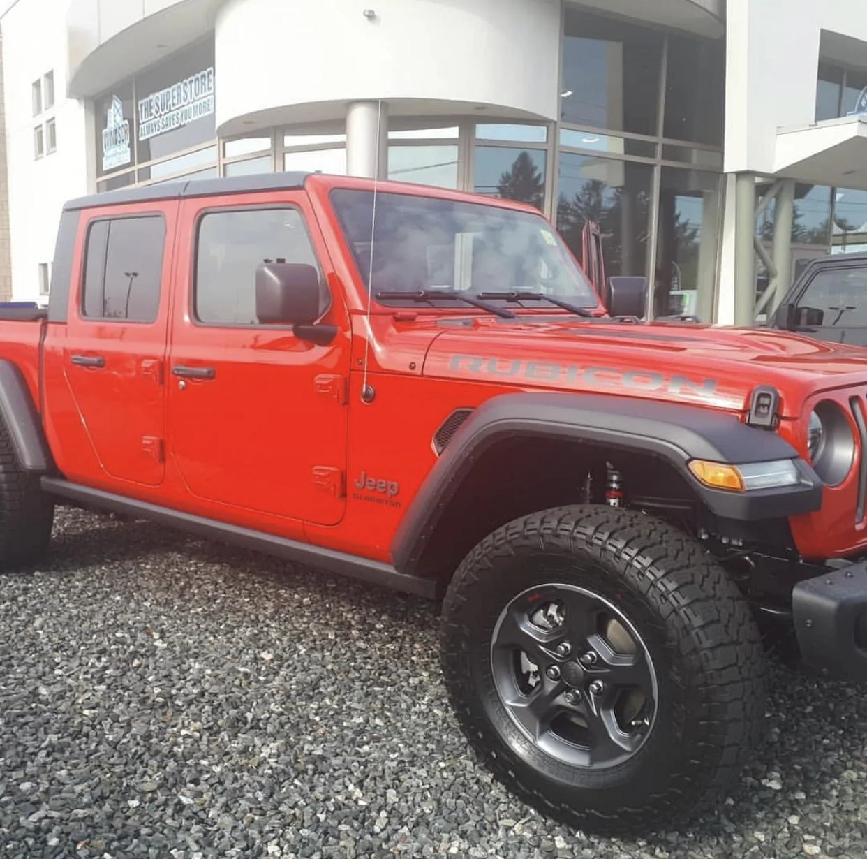 Jeep Gladiator FIRECRACKER RED Gladiator JT Club 0A202778-C2D6-4E1B-88EE-07103F92C958
